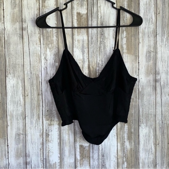 NWT Wild Fable Pointed Front Cami Crop - Picture 1 of 5